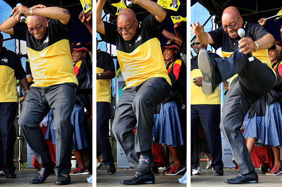 Jacob Zuma dançando