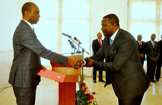 Primeiro-ministro-moçambicano-desafia-administradores-do-Banco-de-Moçambique-a-encontrar-soluções-inovadoras-