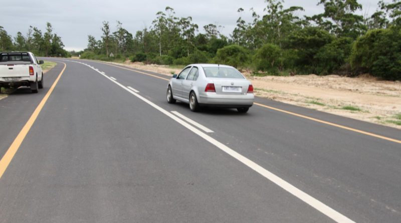 Estrada KaTembe ou Boane-Ponta do Ouro praticamente já em uso