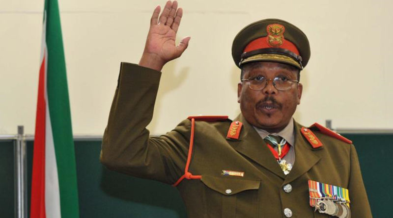A folha de serviços do general Xolani Mankayi