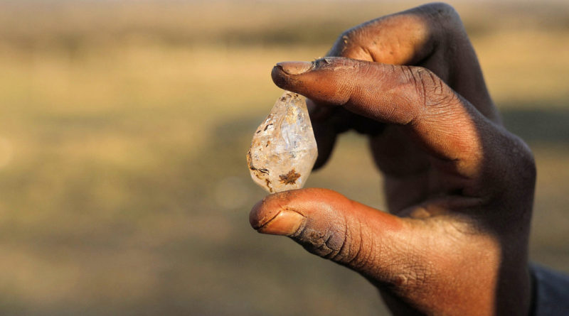 No “bom caminho” no cumprimento dos procedimentos internacionais exigidos para a venda de diamantes certificados, no quadro do chamado Processo de Kimberley