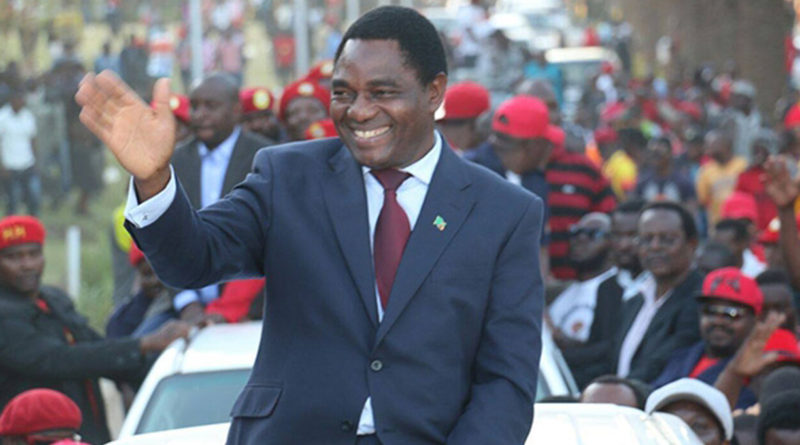 Zâmbia; O líder da oposição, Hakainde Hichilema, de 59 anos, venceu as eleições presidenciais no país