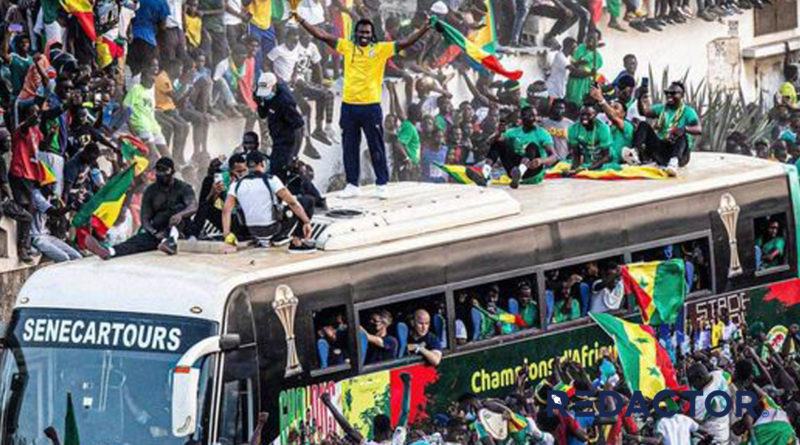 Africanos sem estratégia para estimular futebol. O Senegal parou literalmente segunda-feira para receber a sua selecção nacional de futebol