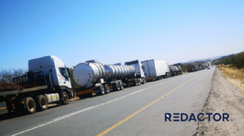 Camionistas bloqueiam diversas vias que ligam Moçambique à África do Sul, em protesto contra o aumento dos preços dos combustíveis nos dois países