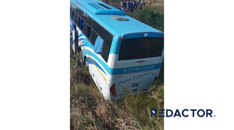 Três pessoas mortas num despiste de autocarro de longo curso na província de Nampula, Norte de Moçambique, e outras 15 feridas com gravidade
