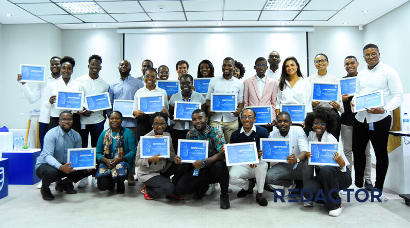 30 jovens recém-graduados integrados no Standard Bank