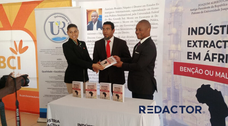 BCI contribui para o reforço do acervo bibliográfico da Universidade Rovuma