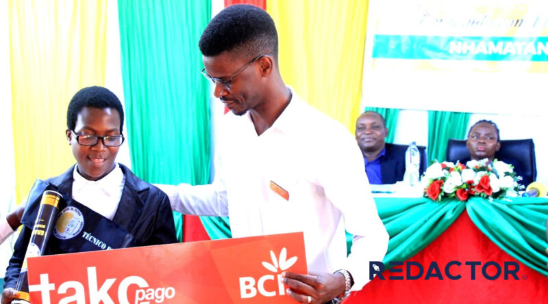 BCI premeia excelência académica no Instituto Heróis da Pátria em Nhamatanda