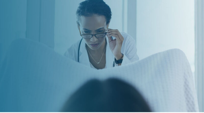 Fazem exames vaginais sem permissão das visadas