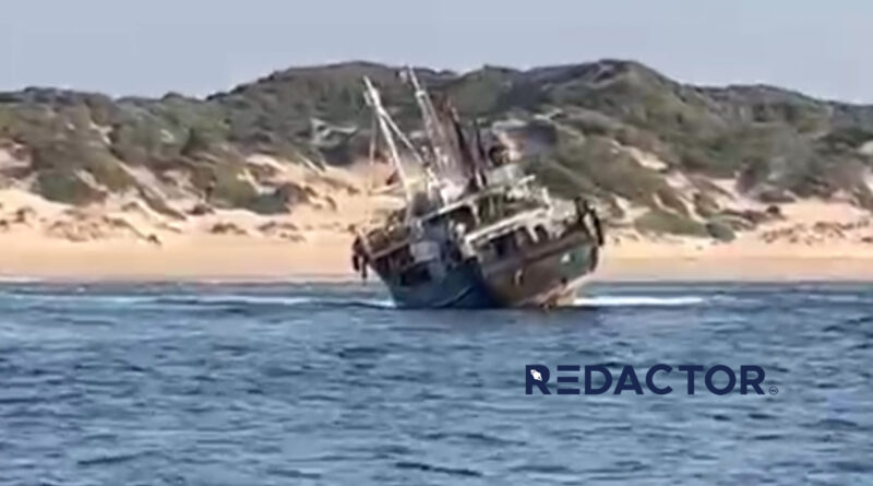 A versão oficiosa sobre a embarcação encalhada em Jangamo