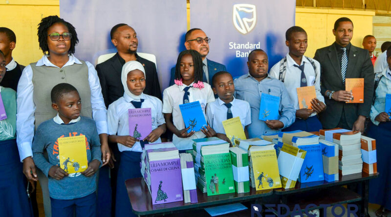 Standard Bank oferece 1.520 livros em Nampula