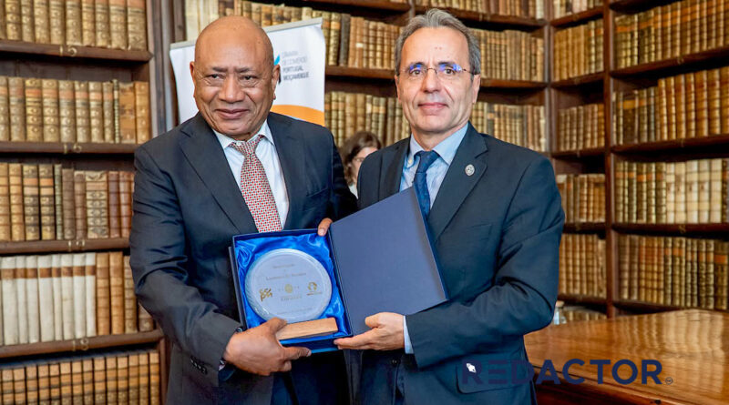 Lourenço do Rosário homenageado pela Universidade de Coimbra